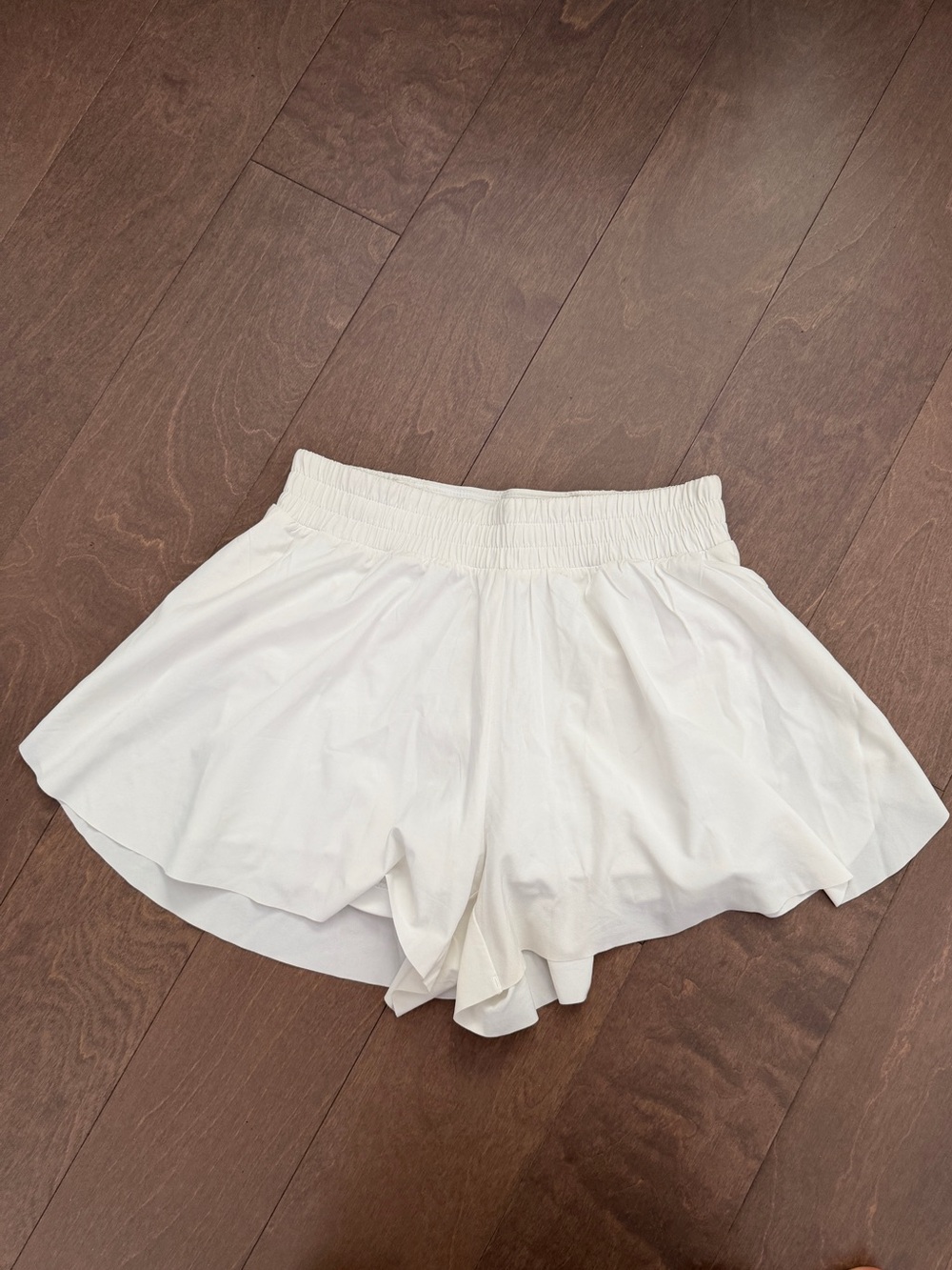 TNAction Women’s White Flowing Elastic-Waist Shorts XS
